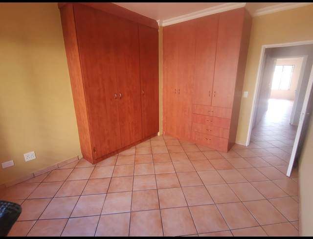 2 BEDROOM APARTMENT TO LET IN KENLEAF
